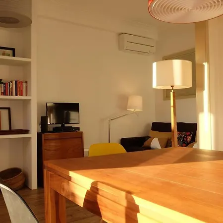 Central 2 Bedroom Apt With Garden And Pantheon Views By Lisbeyond-3