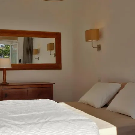 Central 2 Bedroom Apt With Garden And Pantheon Views By Lisbeyond-2